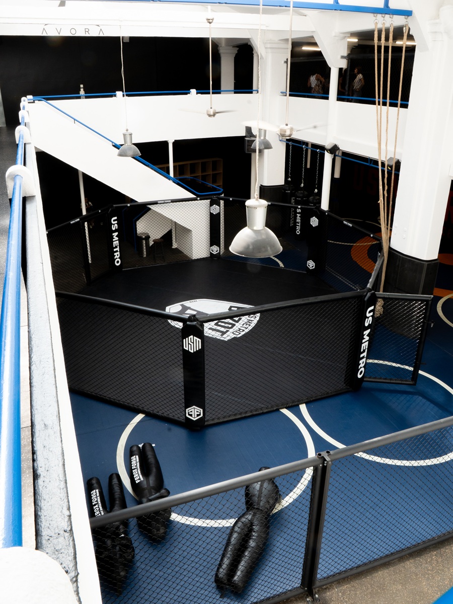 La cage MMA vue depuis la mezzanine